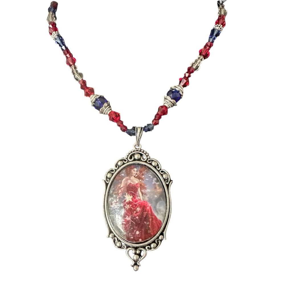 Beaded Necklace with Pendant